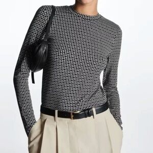 Stretchy COS black and white patterned long sleeve top